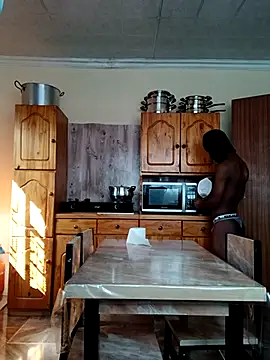 BoyWandaa online show from March 10, 7:00 am