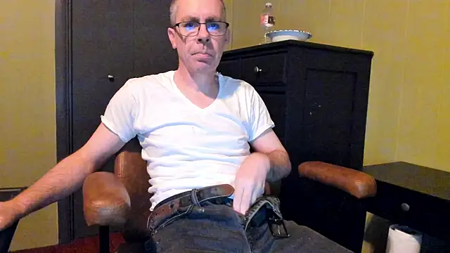 ImportantEquator0 online show from October 14, 12:34 pm