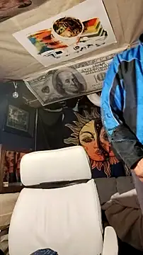 Gillygilly76 online show from February 25, 3:09 am