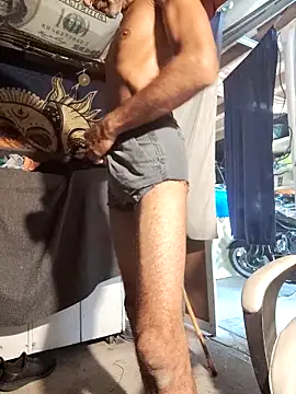 Gillygilly76 online show from October 11, 4:33 pm