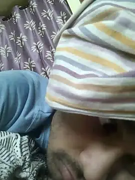 THE NAKED BOY online show from December 1, 6:16 am