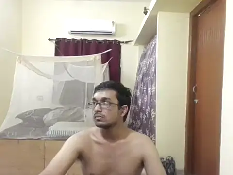 THE NAKED BOY online show from April 1, 1:41 pm