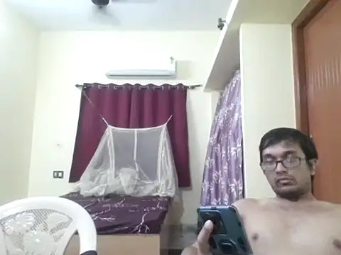 THE NAKED BOY online show from November 13, 4:00 pm