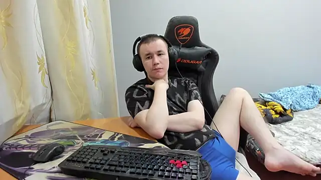 iliaskrislove online show from October 12, 5:40 pm