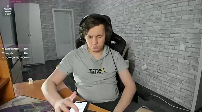 iliaskrislove online show from February 3, 4:52 pm