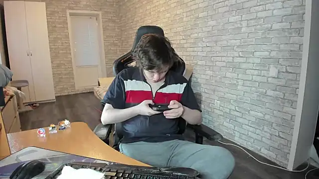 iliaskrislove online show from March 23, 2:15 am