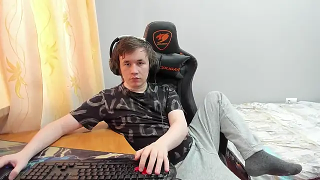 iliaskrislove online show from March 17, 1:35 pm