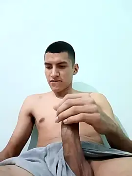 Rogersmit2 online show from December 23, 3:29 am