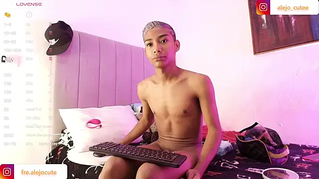 alejo cute online show from December 29, 1:49 pm