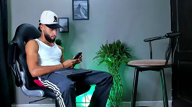 Damian 022 online show from January 4, 4:01 am