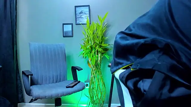 Damian 022 online show from October 19, 2:20 pm