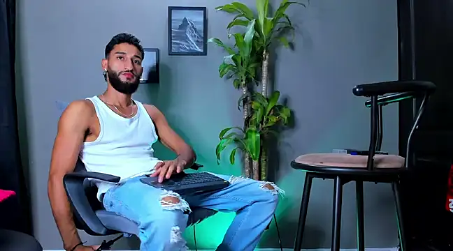 Damian 022 online show from January 8, 10:37 pm