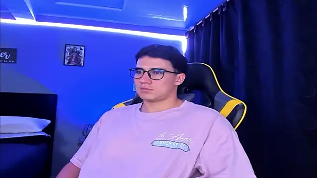 owengray2n online show from October 12, 10:59 pm