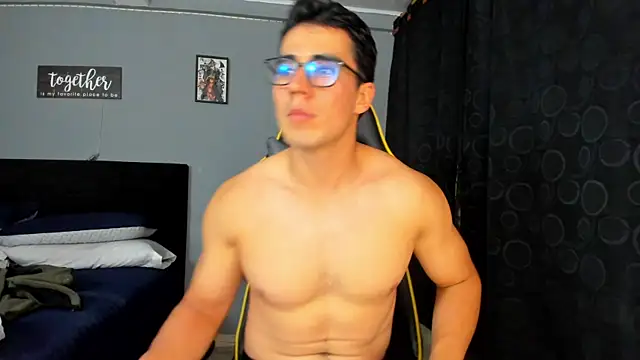 owengray2n online show from September 25, 2:21 am