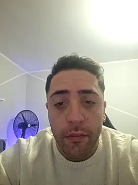 1ninefellababy online show from December 18, 6:26 pm