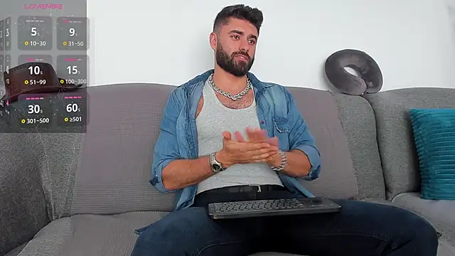 Snapshot of RawAdam chatting on February 4, 11:27 am RawAdam online show from February 4, 11:27 am