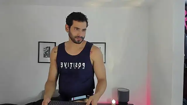 Snapshot of Dereck_vega chatting on September 24, 9:35 pm Dereck vega online show from September 24, 9:35 pm