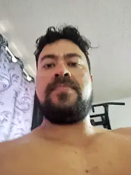 Snapshot of LatinMar chatting on February 10, 1:22 pm LatinMar online show from February 10, 1:22 pm