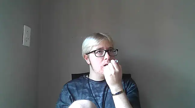 Snapshot of bisexualboy05 chatting on March 5, 10:33 am bisexualboy05 online show from March 5, 10:33 am