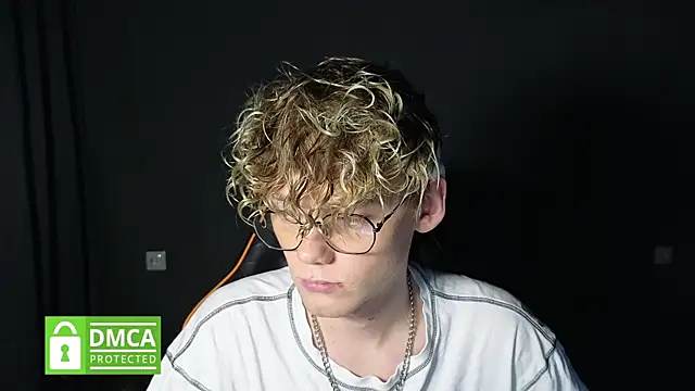 Keytaro online show from April 22, 1:01 am