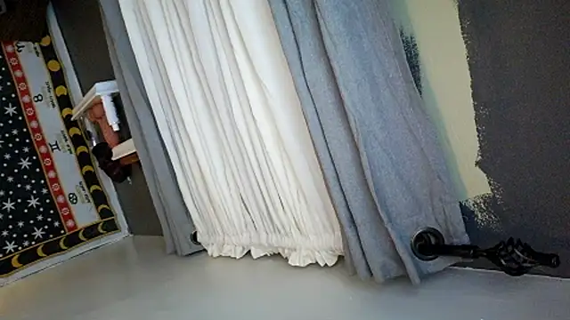 UnCuTupTheBuTT online show from February 3, 9:03 am