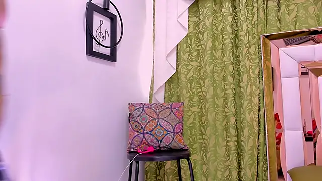 dilan scootk  online show from December 2, 7:39 pm