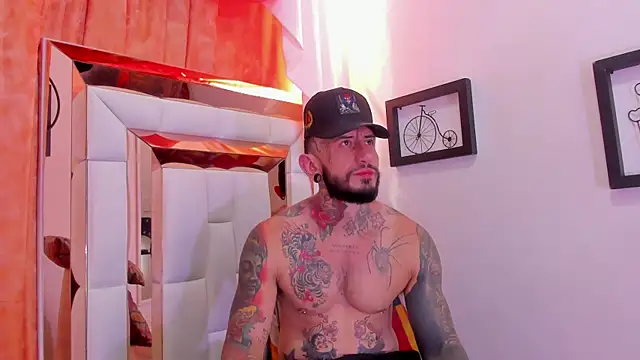 dilan scootk  online show from April 4, 7:22 pm