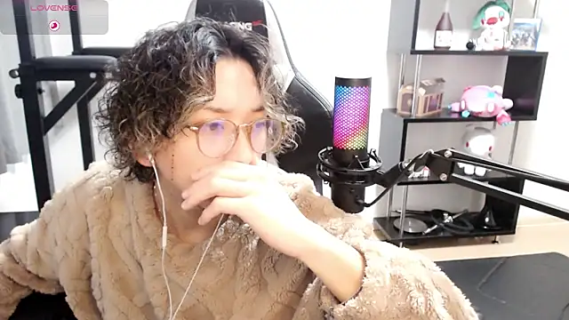 Shizukuu online show from March 9, 4:27 am