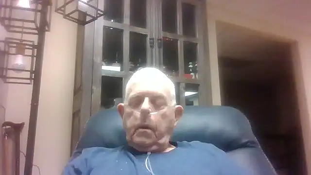 Snapshot of bootlegmanz chatting on September 15, 3:02 pm bootlegmanz online show from September 15, 3:02 pm