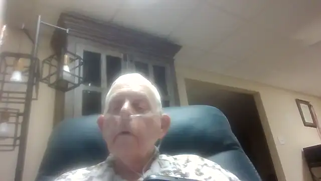 Snapshot of bootlegmanz chatting on September 16, 7:04 pm bootlegmanz online show from September 16, 7:04 pm