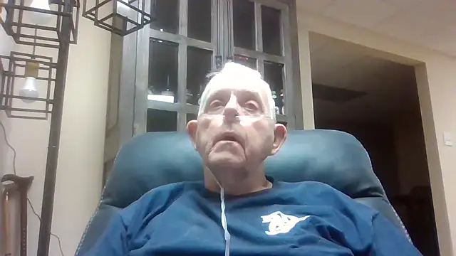 Snapshot of bootlegmanz chatting on September 11, 11:26 pm bootlegmanz online show from September 11, 11:26 pm