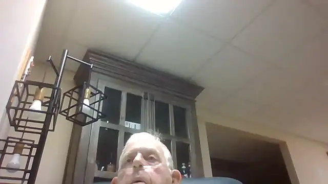 Snapshot of bootlegmanz chatting on October 14, 10:06 pm bootlegmanz online show from October 14, 10:06 pm
