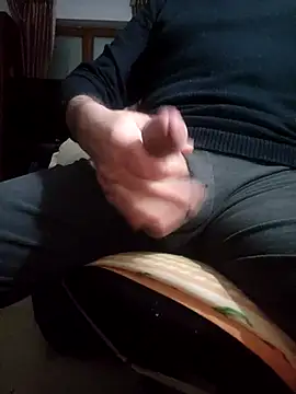 Snapshot of pagani5656 chatting on February 12, 4:23 am pagani5656 online show from February 12, 4:23 am