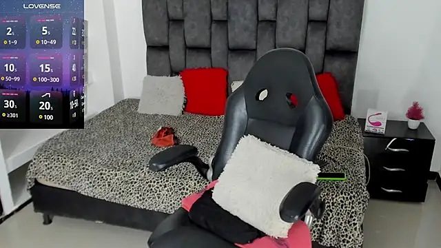 MattRodriguez9 online show from January 10, 6:49 pm