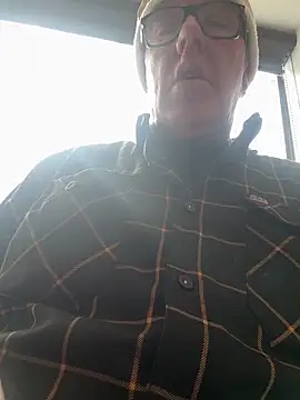 twist699 online show from March 25, 9:19 pm