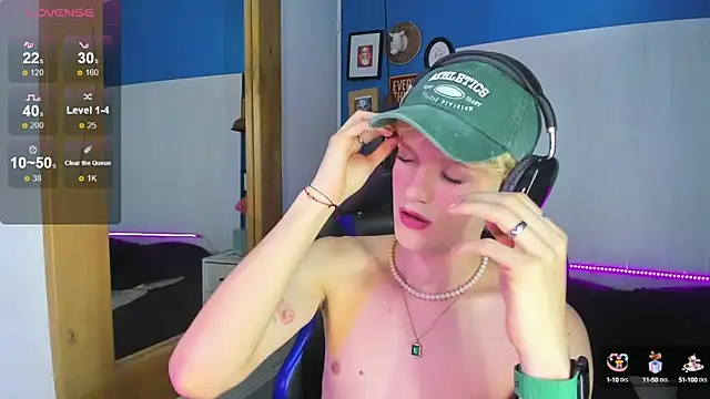 VladHellsing4 online show from September 17, 2:40 pm