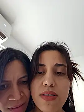 SaraLatinayPrimiciax online show from January 11, 6:44 pm