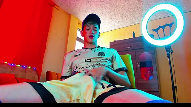 GabyThoms online show from February 3, 6:49 pm