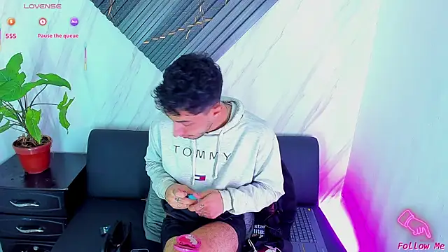 Piggy Eddy online show from November 25, 10:34 pm