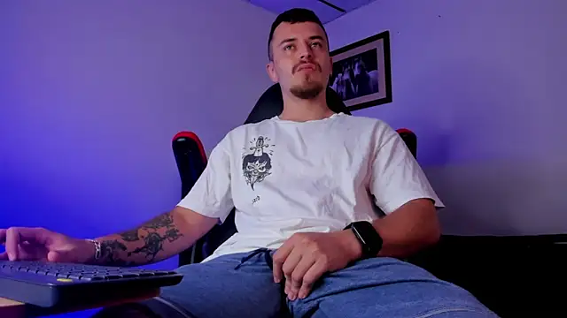 james connor2 online show from December 26, 9:15 pm