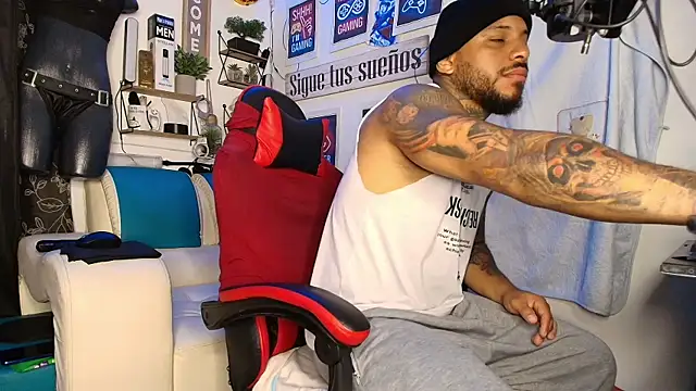 Leenar Key online show from March 27, 12:50 pm