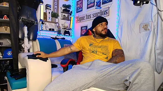 Leenar Key online show from March 26, 10:41 am