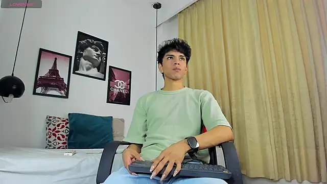 Santy carrington online show from December 21, 8:10 pm