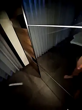 royisnice2 online show from December 20, 7:15 am