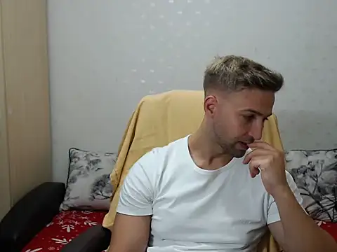 PrinceEagle online show from October 24, 7:43 am