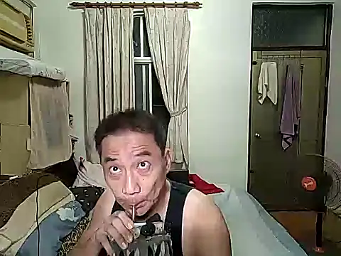 YuHsuant online show from October 6, 10:42 am