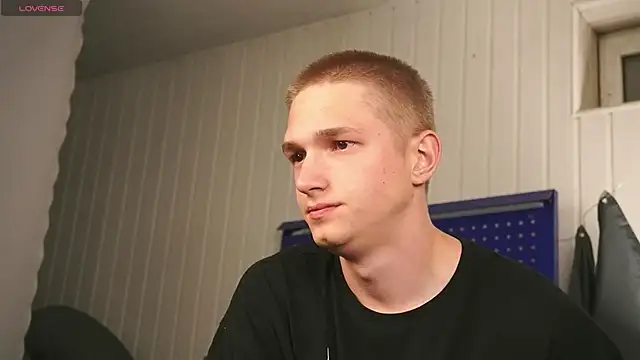 dustyn fox online show from September 17, 5:03 pm