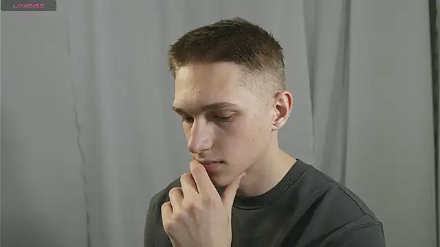 dustyn fox online show from December 26, 2:27 pm