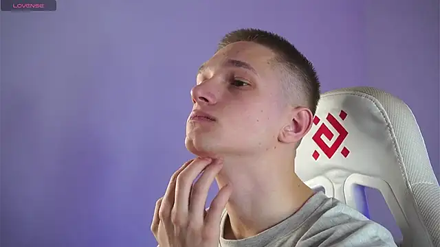 dustyn fox online show from March 12, 6:33 pm