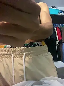 Pompero11 online show from February 8, 2:50 am